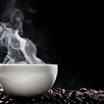 cup of coffee steaming coffee maker braun brewsense kf7150